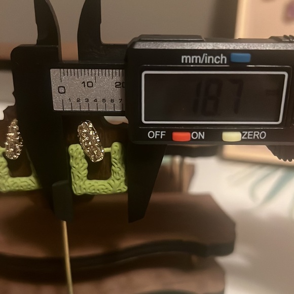 Geometric Fresh Earrings - Picture 4 of 7